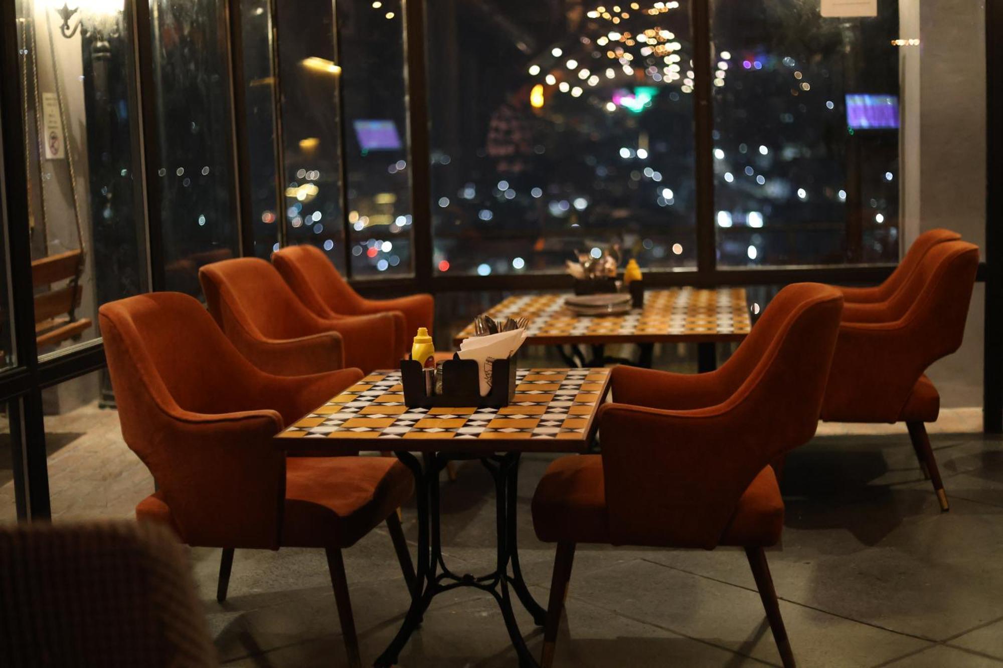 Hotel Willow Banks - Boutique 4 Star Hotel On The Mall Road Shimla Bagian luar foto