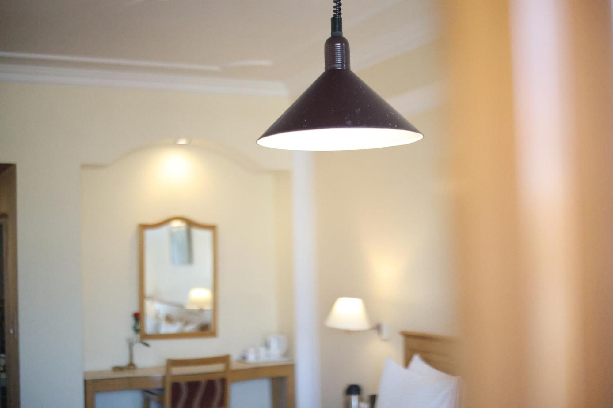 Hotel Willow Banks - Boutique 4 Star Hotel On The Mall Road Shimla Bagian luar foto