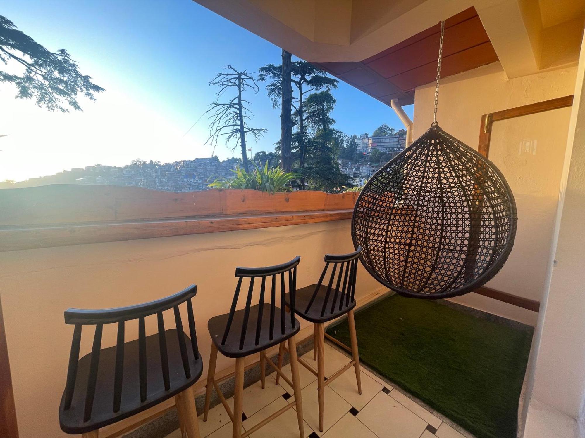 Hotel Willow Banks - Boutique 4 Star Hotel On The Mall Road Shimla Bagian luar foto