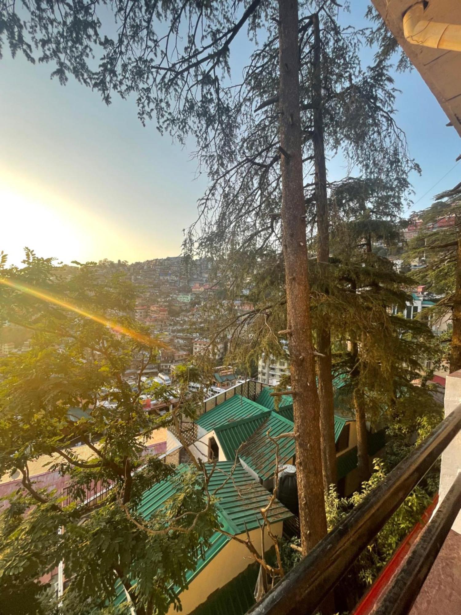 Hotel Willow Banks - Boutique 4 Star Hotel On The Mall Road Shimla Bagian luar foto